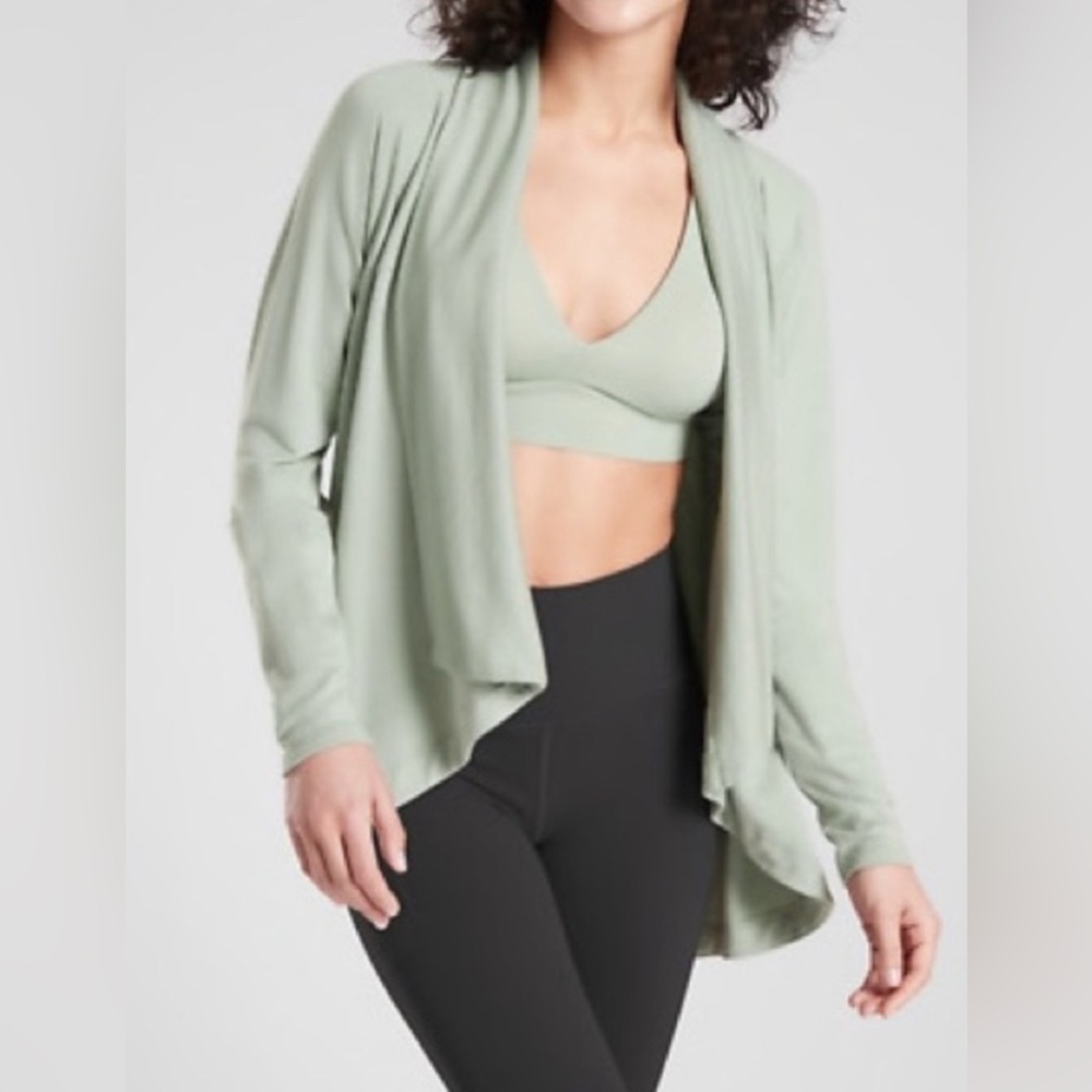 Athleta Nirvana Wear Two Ways Wrap in Opal Green Womens M